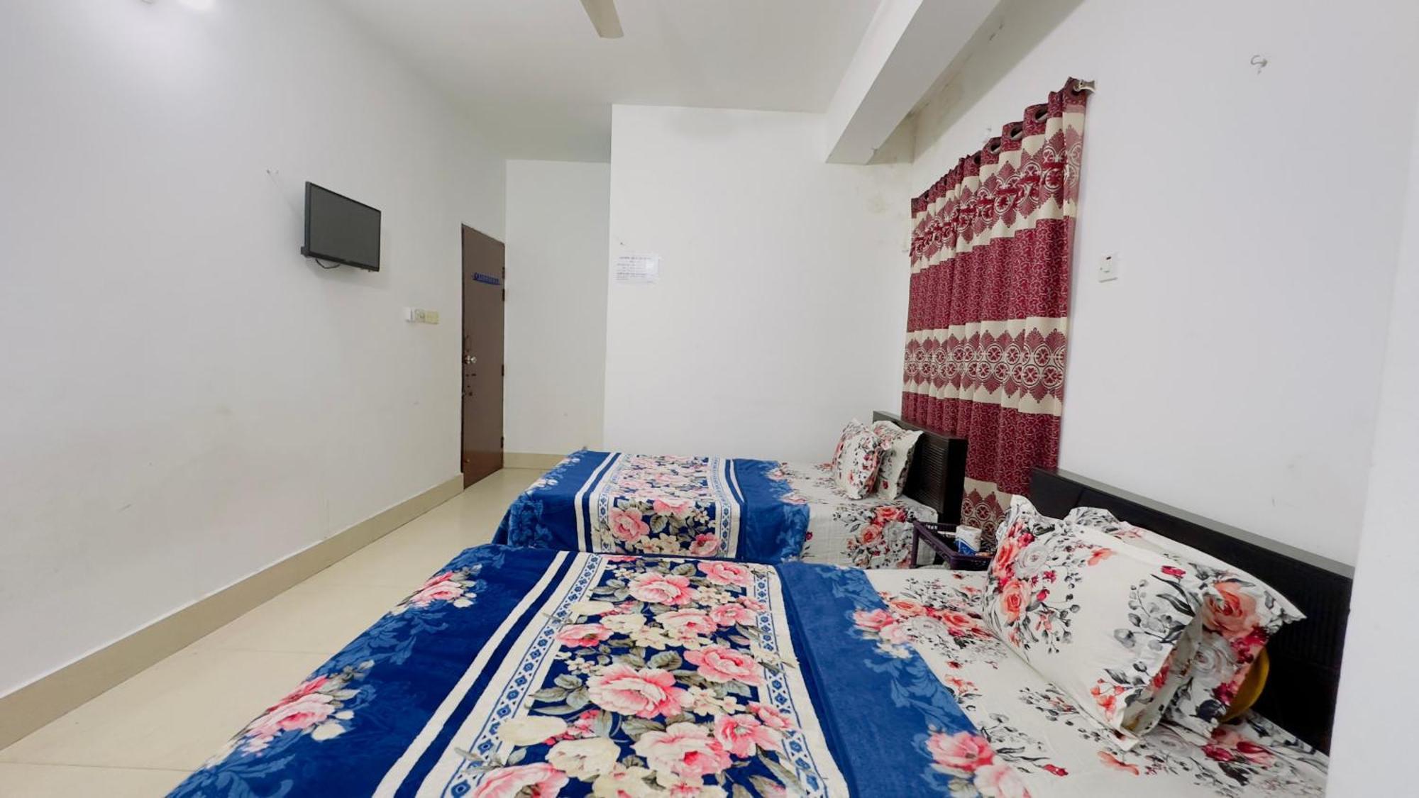 Mohammadia Restaurant & Guest House Near United Hospital ธากา ภายนอก รูปภาพ