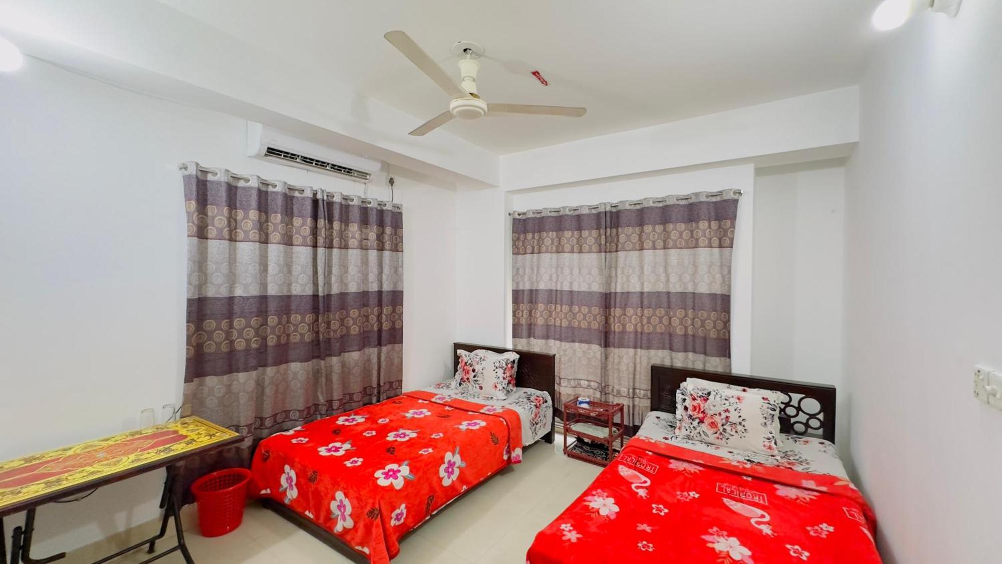Mohammadia Restaurant & Guest House Near United Hospital ธากา ภายนอก รูปภาพ
