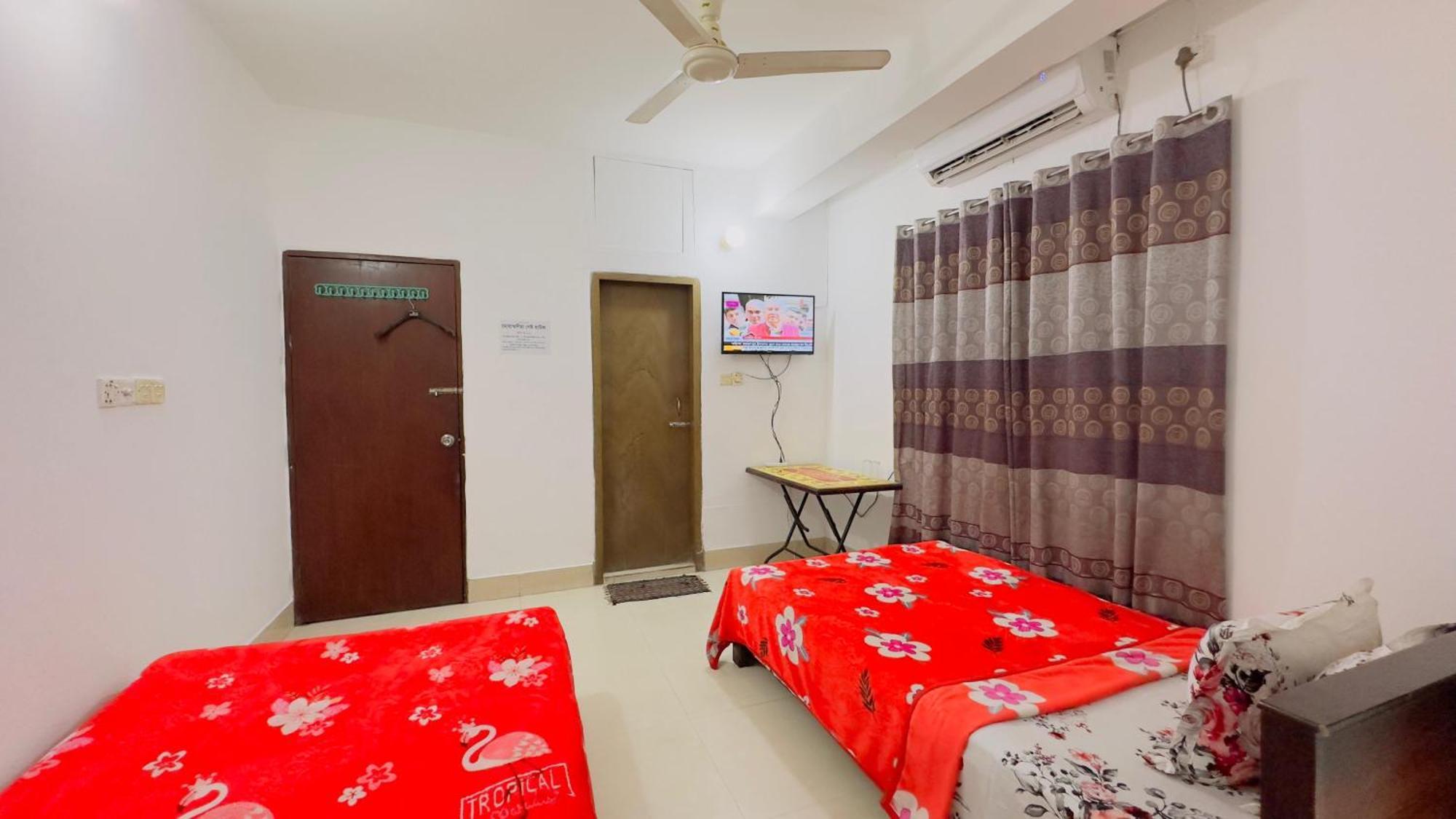 Mohammadia Restaurant & Guest House Near United Hospital ธากา ภายนอก รูปภาพ