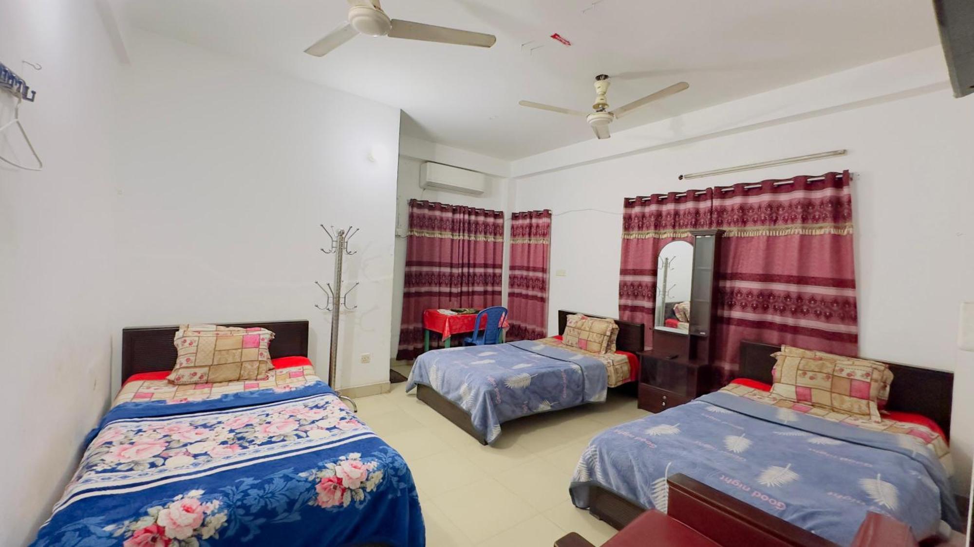 Mohammadia Restaurant & Guest House Near United Hospital ธากา ภายนอก รูปภาพ